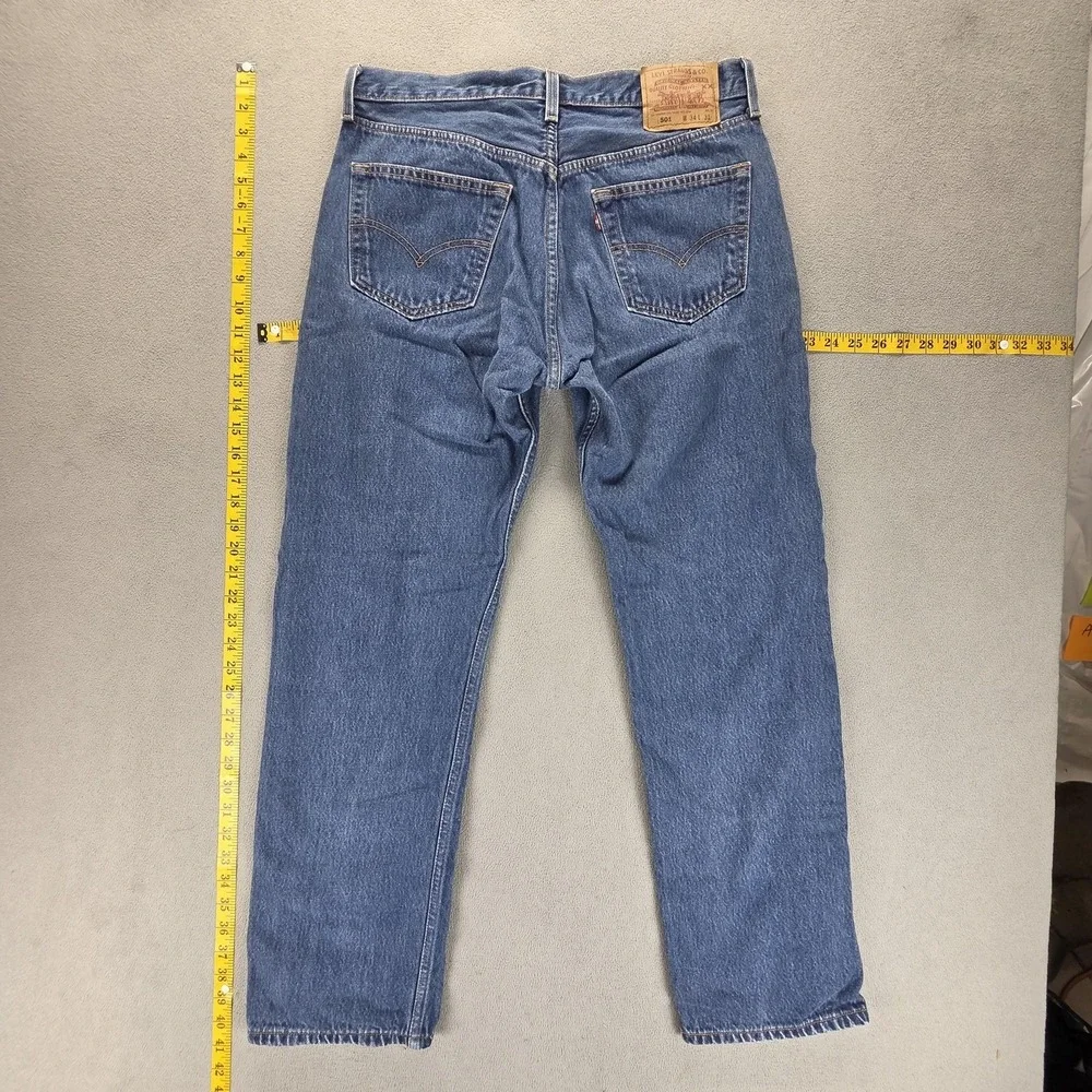 VTG Levis 501 Jeans Mens Blue Medium Wash Regular Straight Button Fly Fits 32x30